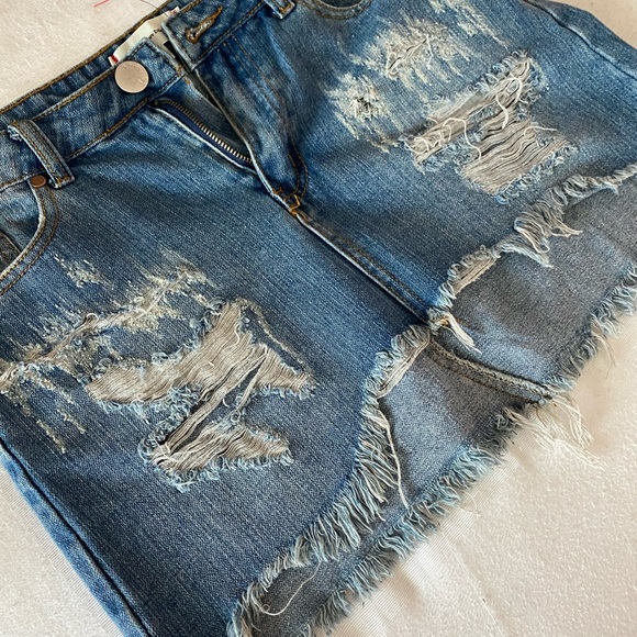Jean skirt - Picture 2 of 4